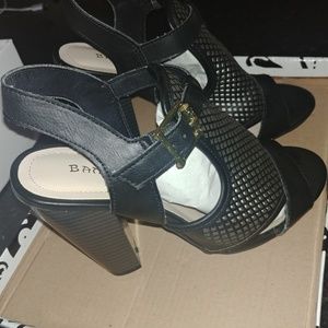 Black sandal
